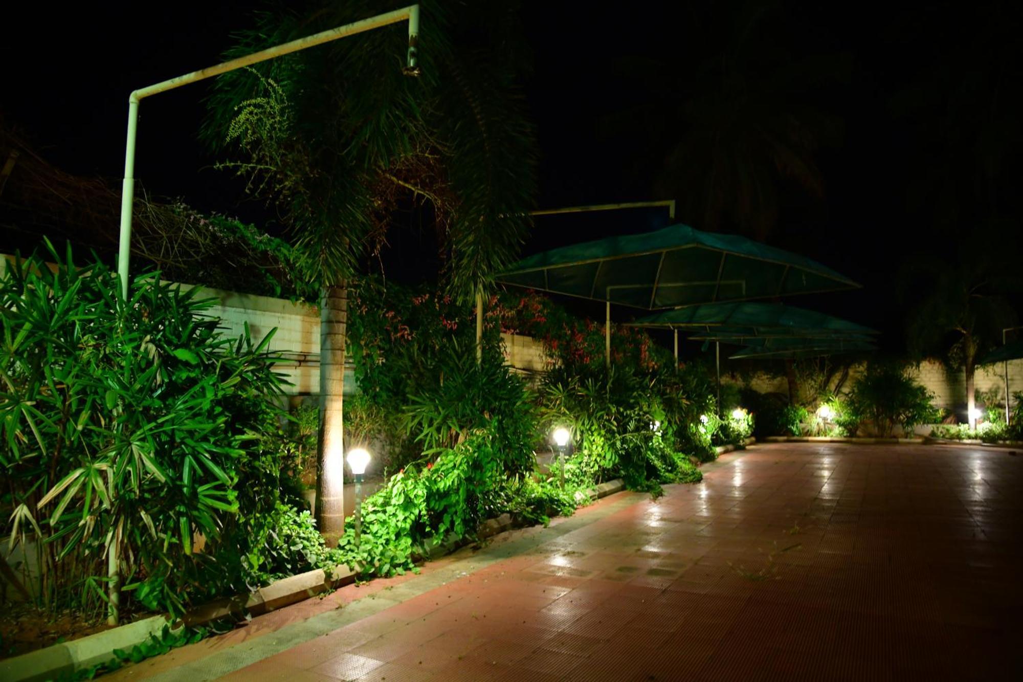 Nijaguna Resorts Chamrajnagar Ngoại thất bức ảnh