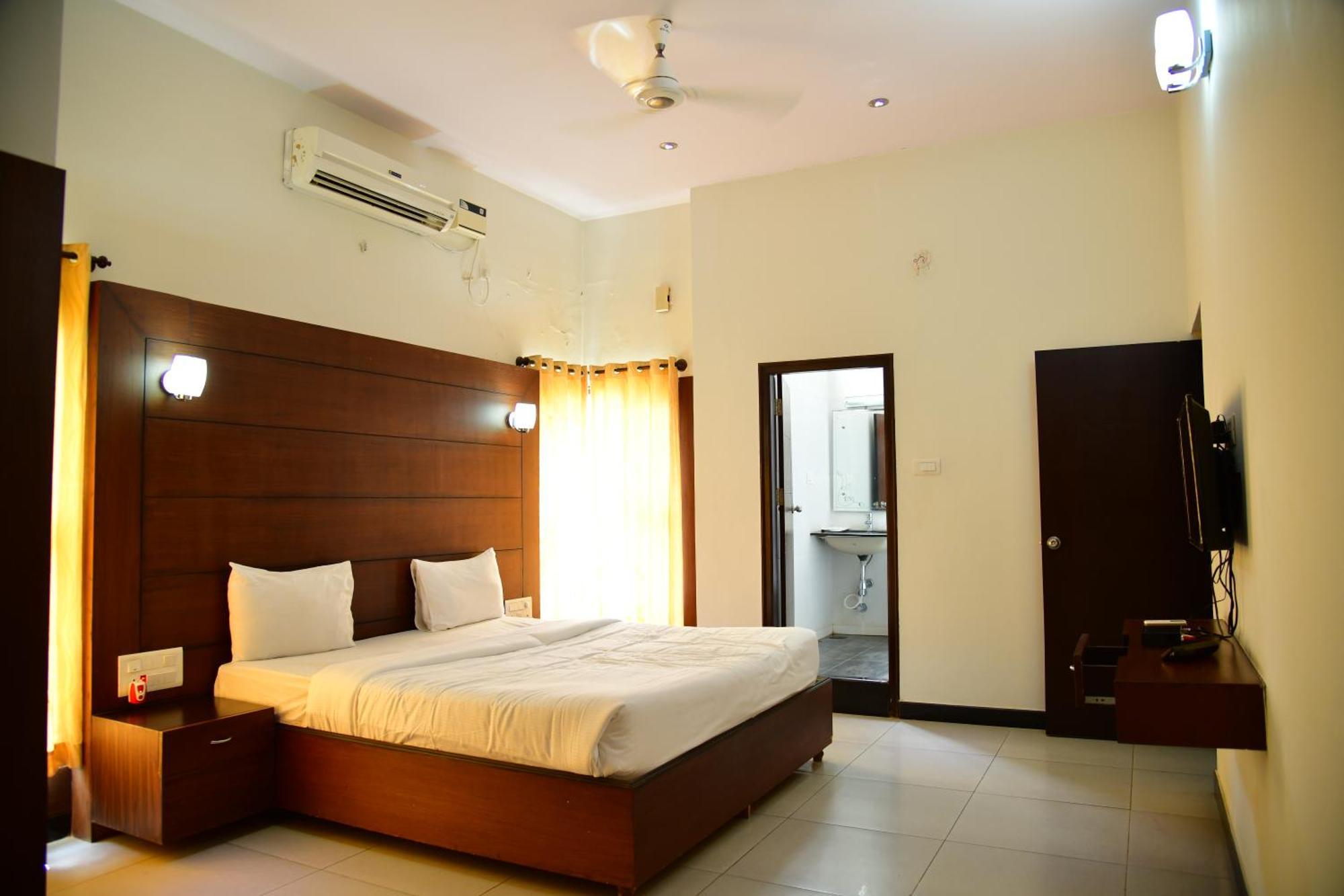 Nijaguna Resorts Chamrajnagar Ngoại thất bức ảnh