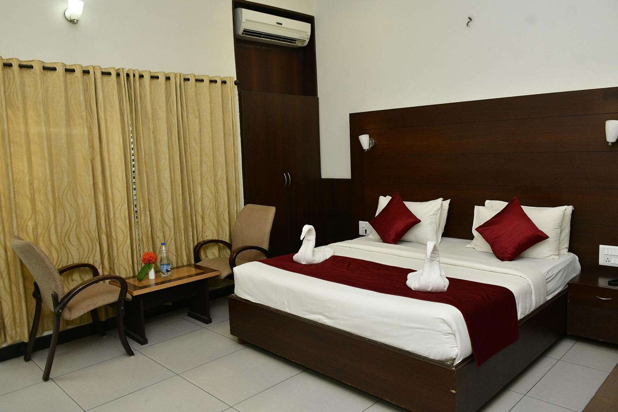 Nijaguna Resorts Chamrajnagar Ngoại thất bức ảnh